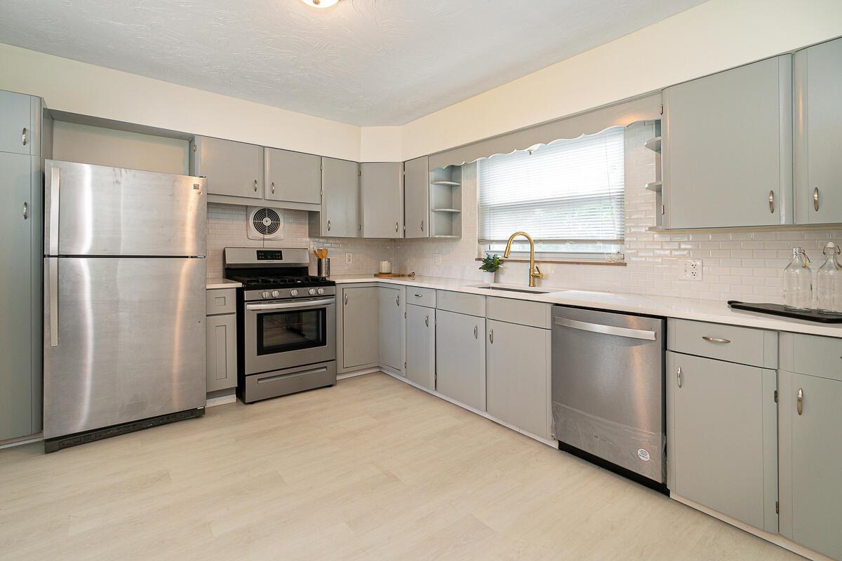 2705 Cranford Road Columbus, OH 43221 - Photo 6 of 30 WOW Kitchen