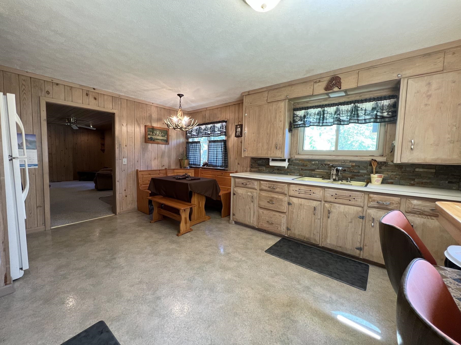 4660 South Wheeler Road Maple City, MI 49664 - Photo 15 of 26 1903735-14.JPG