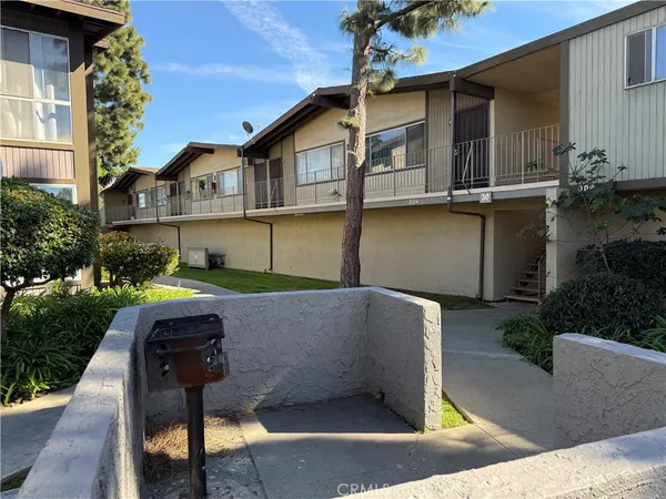 $2,700 | 806 Coriander Drive, Unit H, Torrance, CA 90502