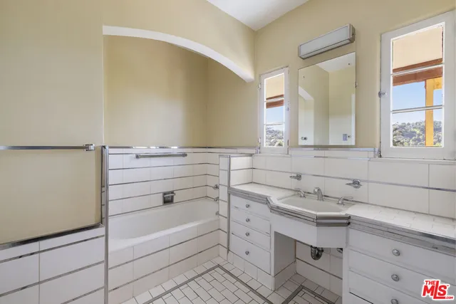 $1,495,000 | 3322 Charleston Way, Los Angeles, CA 90068