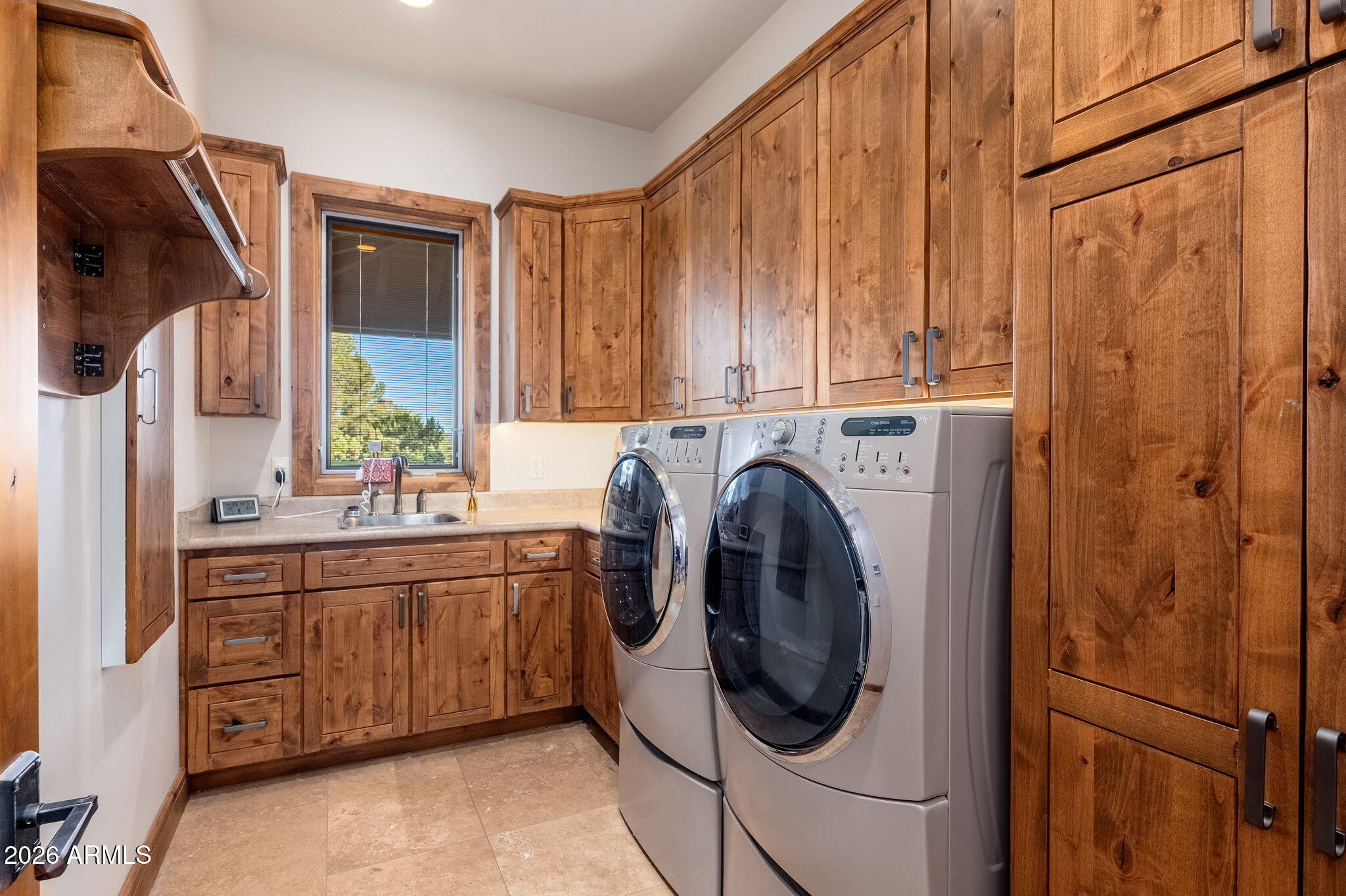 3000 East Thunder Point Payson, AZ 85541 - Photo 30 of 105 a utility room with dryer and washer