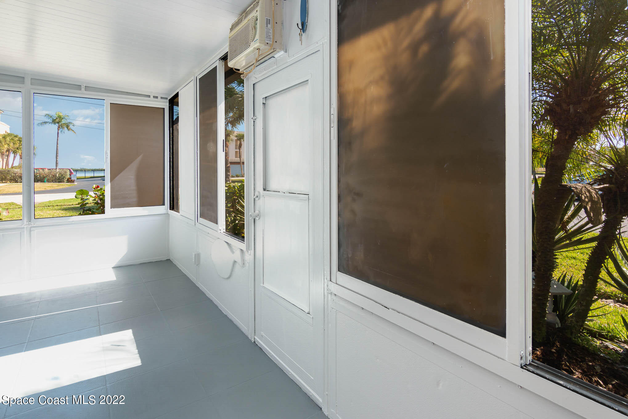 2 Country Club Road, Unit 20 Cocoa Beach, FL 32931 - Photo 18 of 23 a view of an entryway with a tub