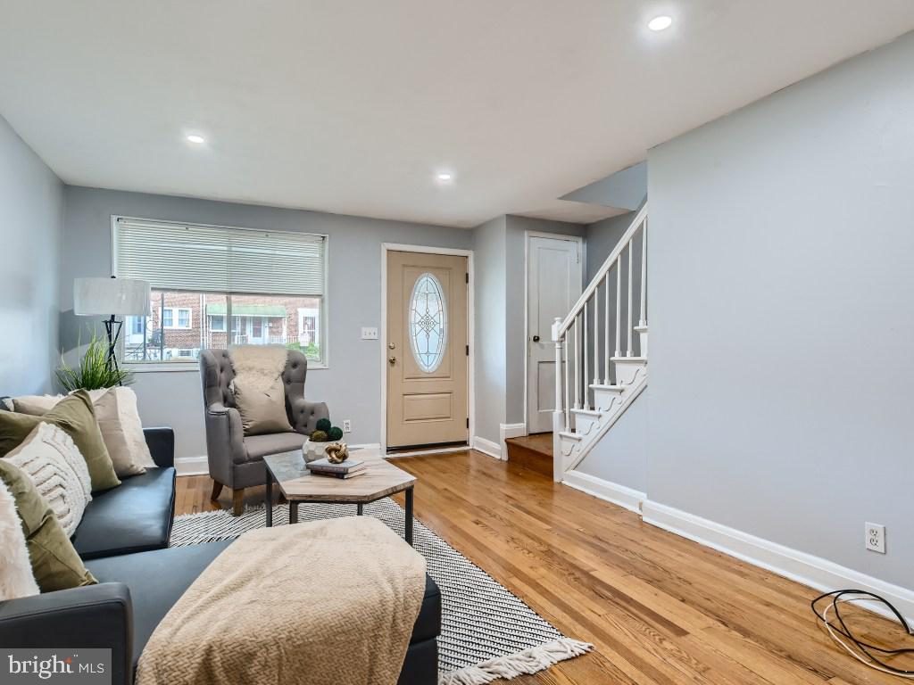 4113 Glenhunt Road Baltimore, MD 21229 - Photo 4 of 24 Gallery Image 4