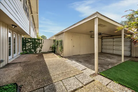 $289,000 | 5823 Valley Forge Drive, Unit 93, Houston, TX 77057