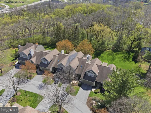 $399,900 | 61 Deer Ford Drive, Lancaster, PA 17601
