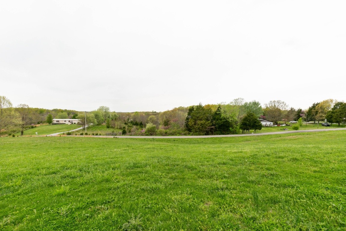 399 Calvert Ridge Road Westmoreland, TN 37186 - Photo 27 of 31 a view of an ocean from a yard