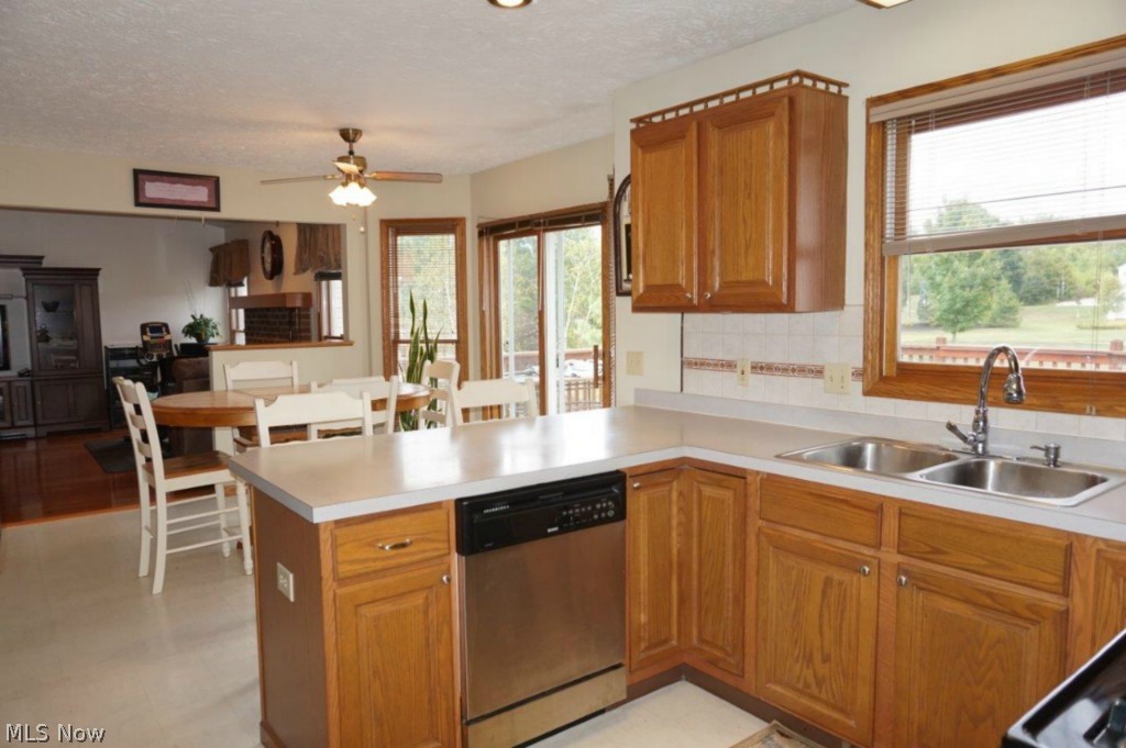 7543 Chaffee Road Northfield, OH 44067 - Photo 10 of 25 Beautiful eat-in-kitchen.