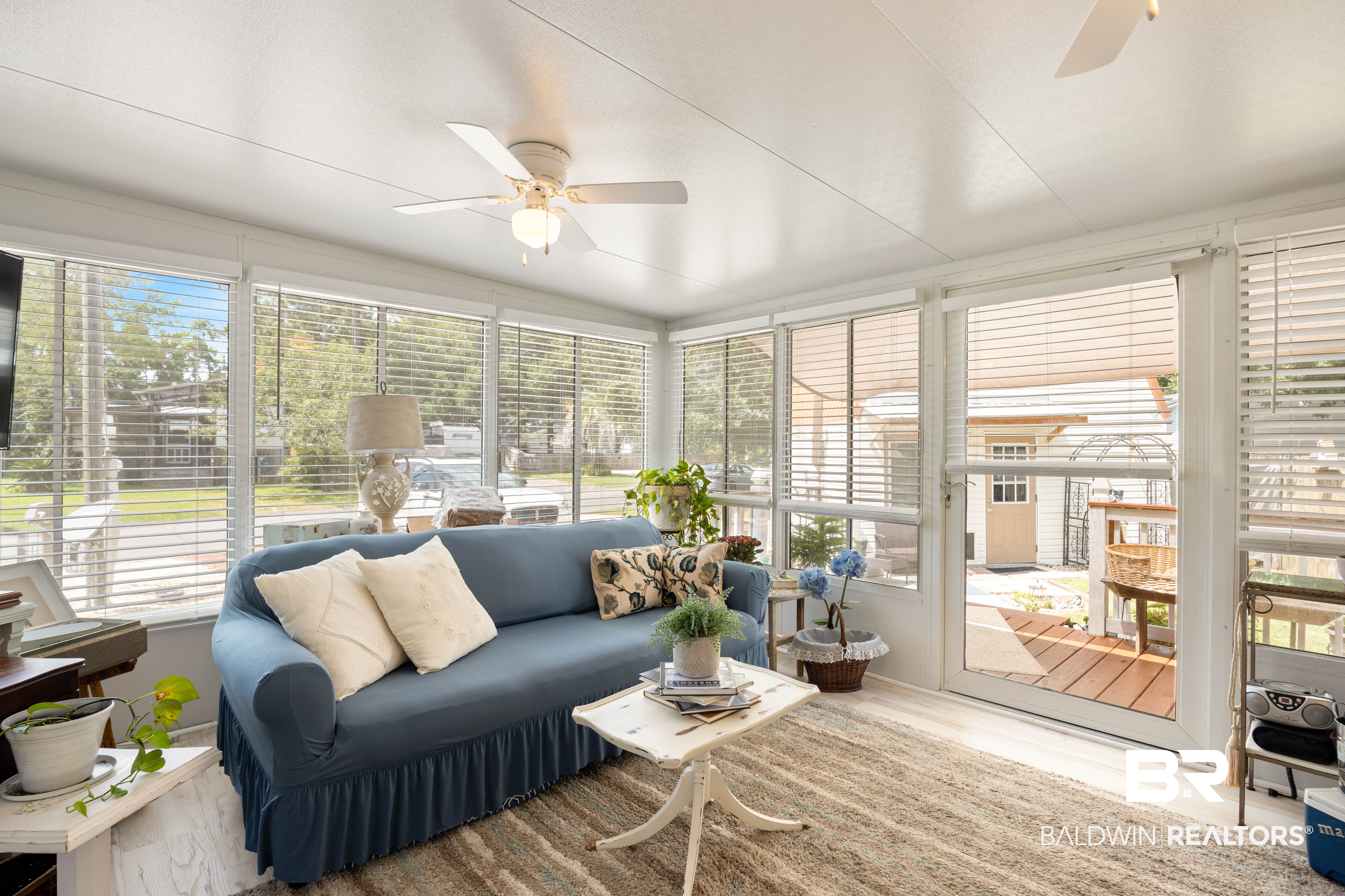 247 Defuniak Circle Lillian, AL 36549 - Photo 4 of 51 Gallery Image 4