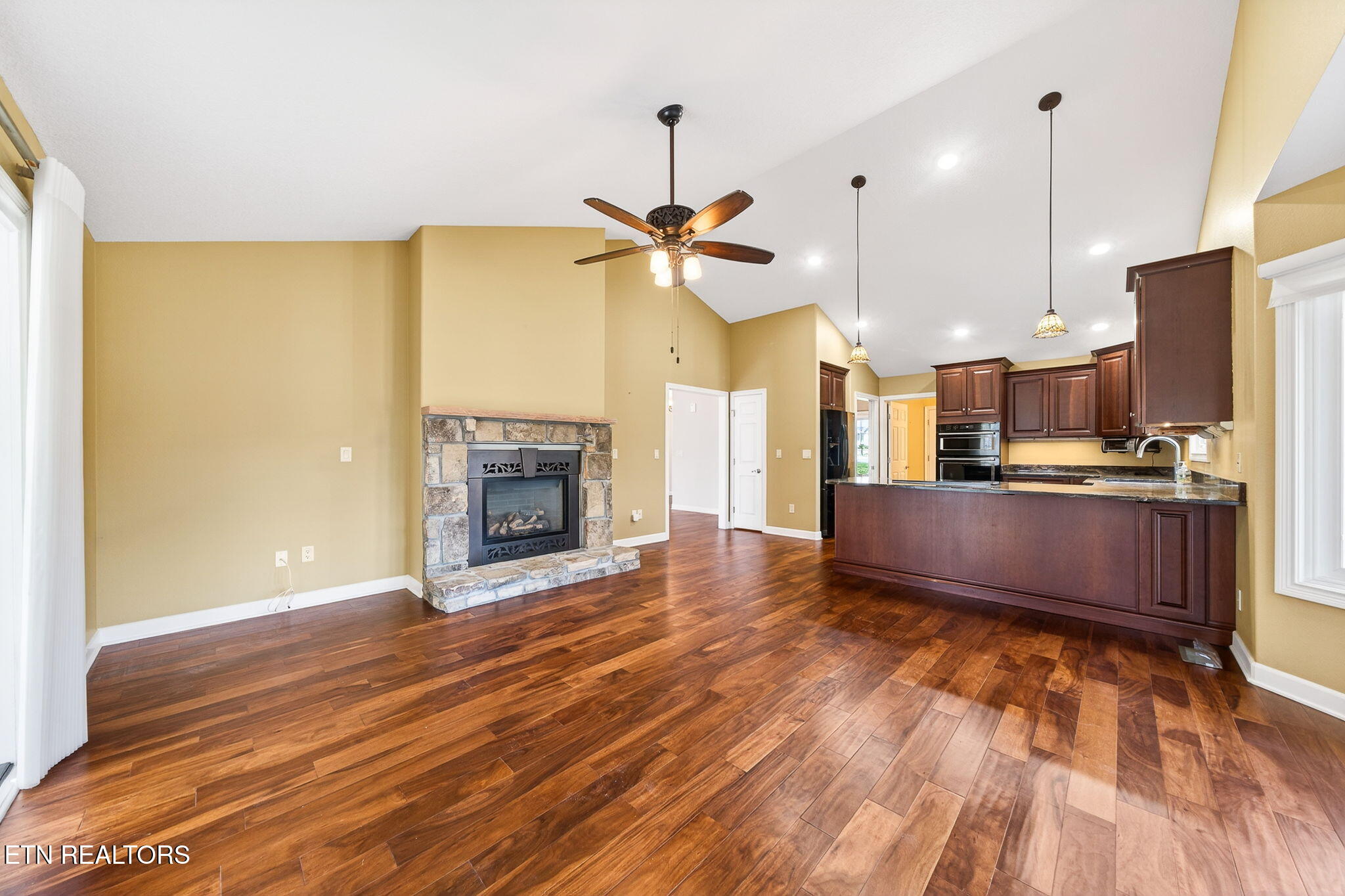 104 Hickory Ridge Lane Crossville, TN 38558 - Photo 13 of 36 Family Room (2)