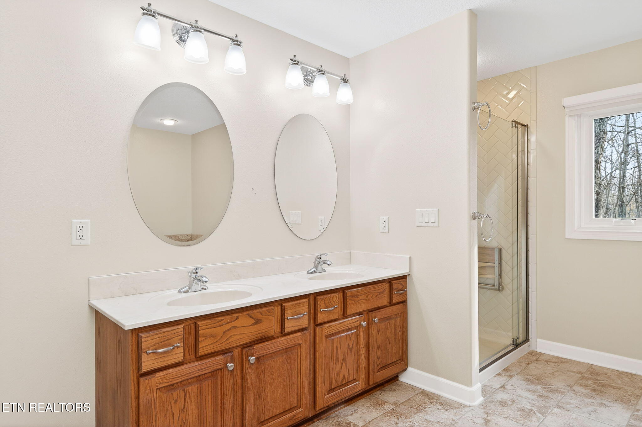 104 Hickory Ridge Lane Crossville, TN 38558 - Photo 21 of 36 Primary Bathroom (2)