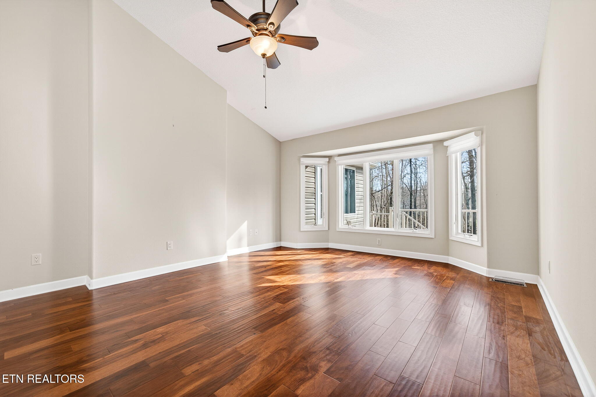 104 Hickory Ridge Lane Crossville, TN 38558 - Photo 4 of 36 Living Room (2)