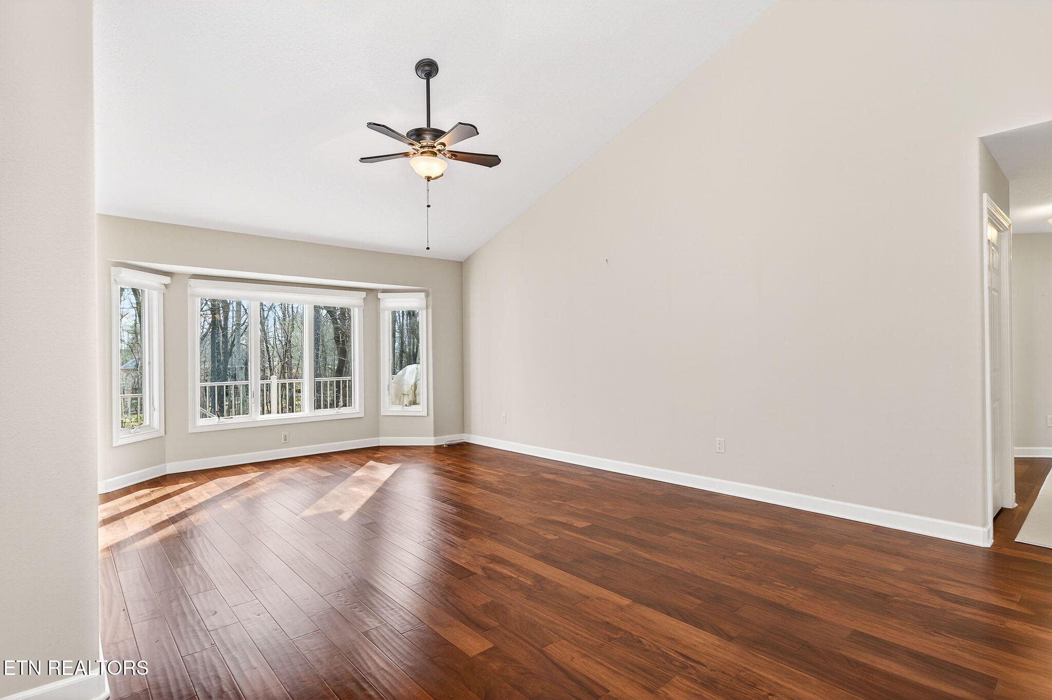 104 Hickory Ridge Lane Crossville, TN 38558 - Photo 5 of 36 Living Room (3)