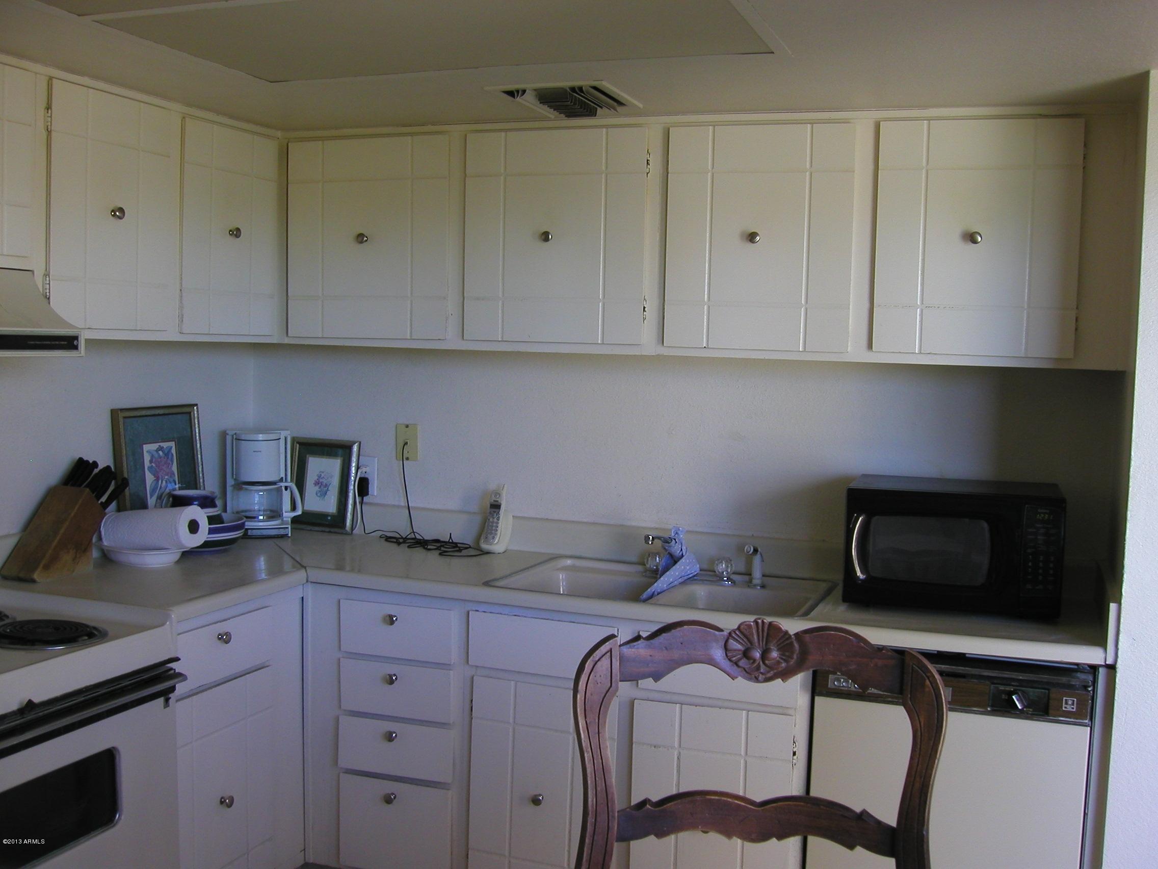 4201 East Camelback Road, Unit 6 Phoenix, AZ 85018 - Photo 4 of 20 KITCHEN