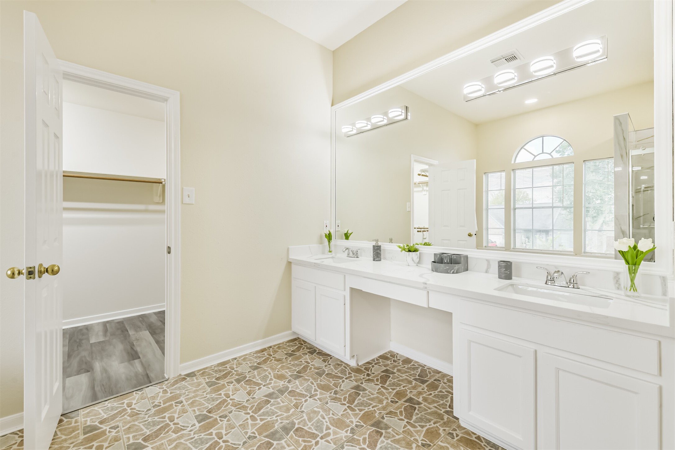 1747 Rushworth Drive Houston, TX 77014 - Photo 20 of 28