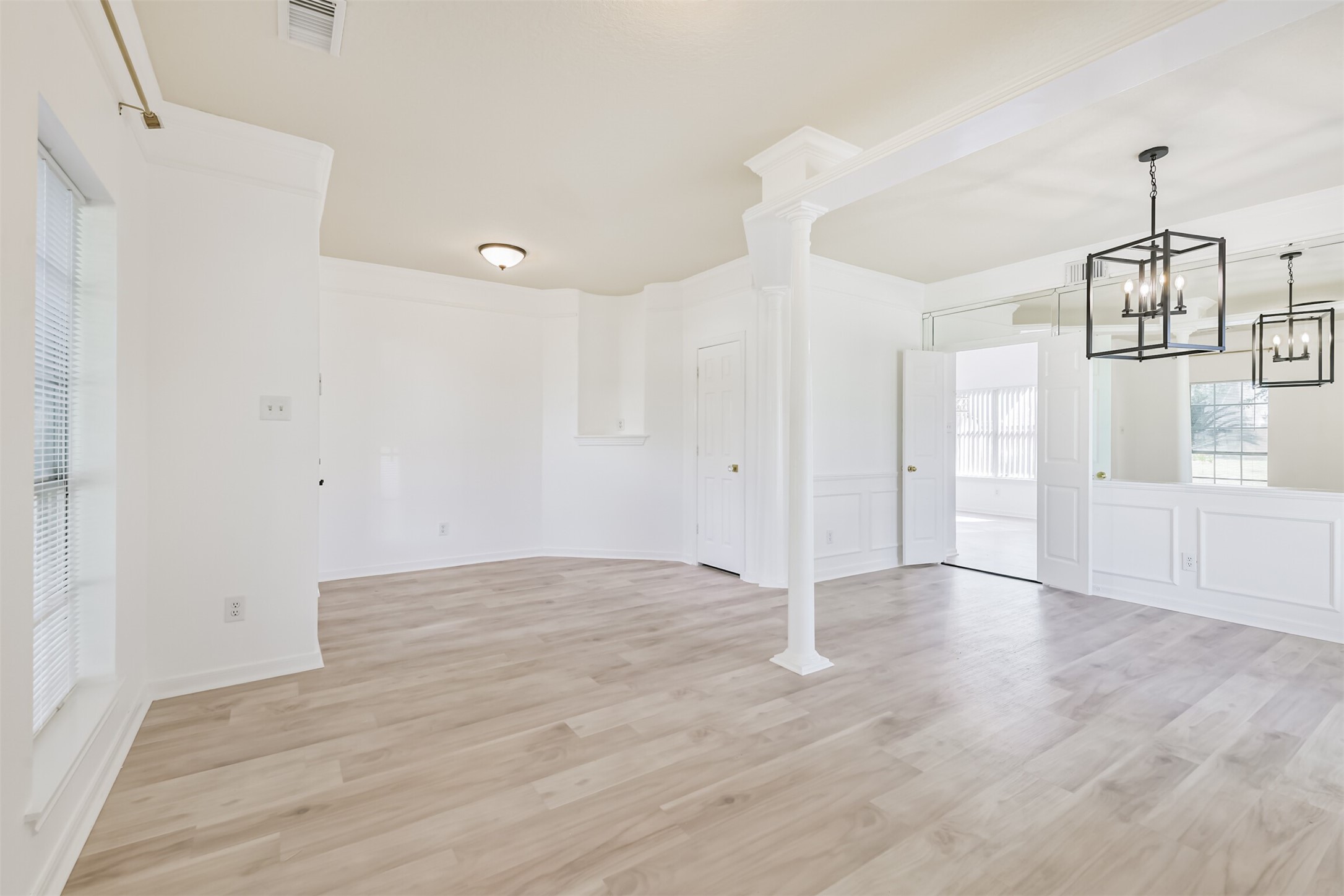 1747 Rushworth Drive Houston, TX 77014 - Photo 6 of 28