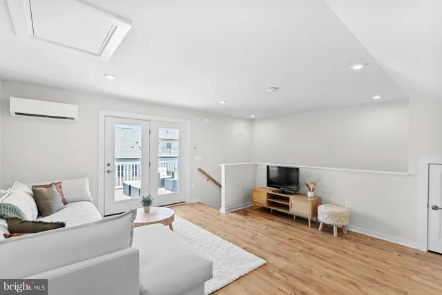 $715,000 | 308 Nebeiolo Terrace Southeast, Leesburg, VA 20175