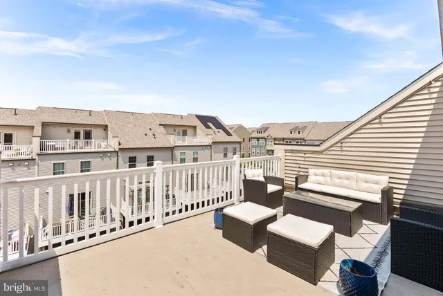 $715,000 | 308 Nebeiolo Terrace Southeast, Leesburg, VA 20175