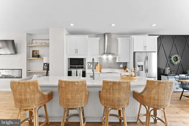 $715,000 | 308 Nebeiolo Terrace Southeast, Leesburg, VA 20175