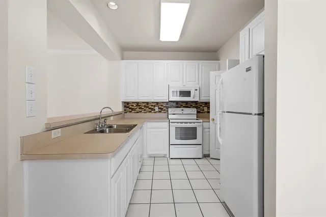 $2,600 | 121 Wildwood Court, Grapevine, TX 76051