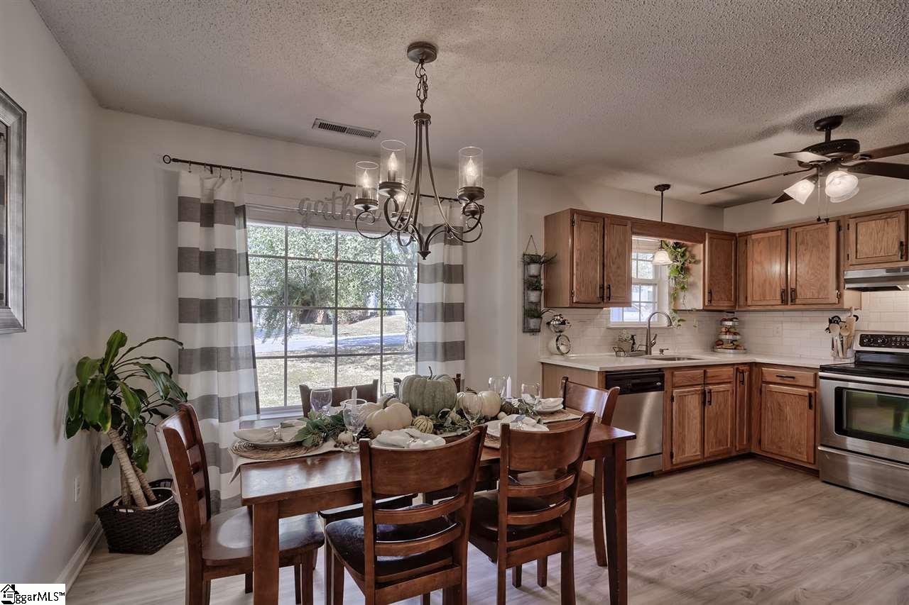 609 Riverside Chase Circle Greer, SC 29650 - Photo 8 of 33