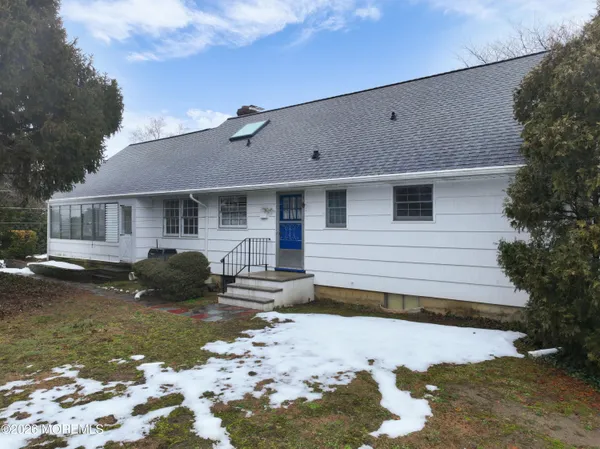 $500,000 | 45 Beechwood Terrace, Matawan, NJ 07747