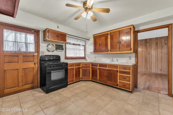 $500,000 | 45 Beechwood Terrace, Matawan, NJ 07747