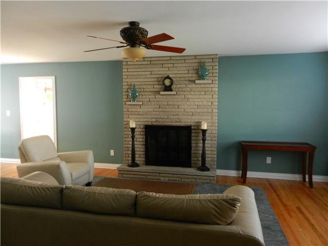 2567 Minerva Lake Road Columbus, OH 43231 - Photo 4 of 13