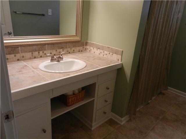 2567 Minerva Lake Road Columbus, OH 43231 - Photo 5 of 13