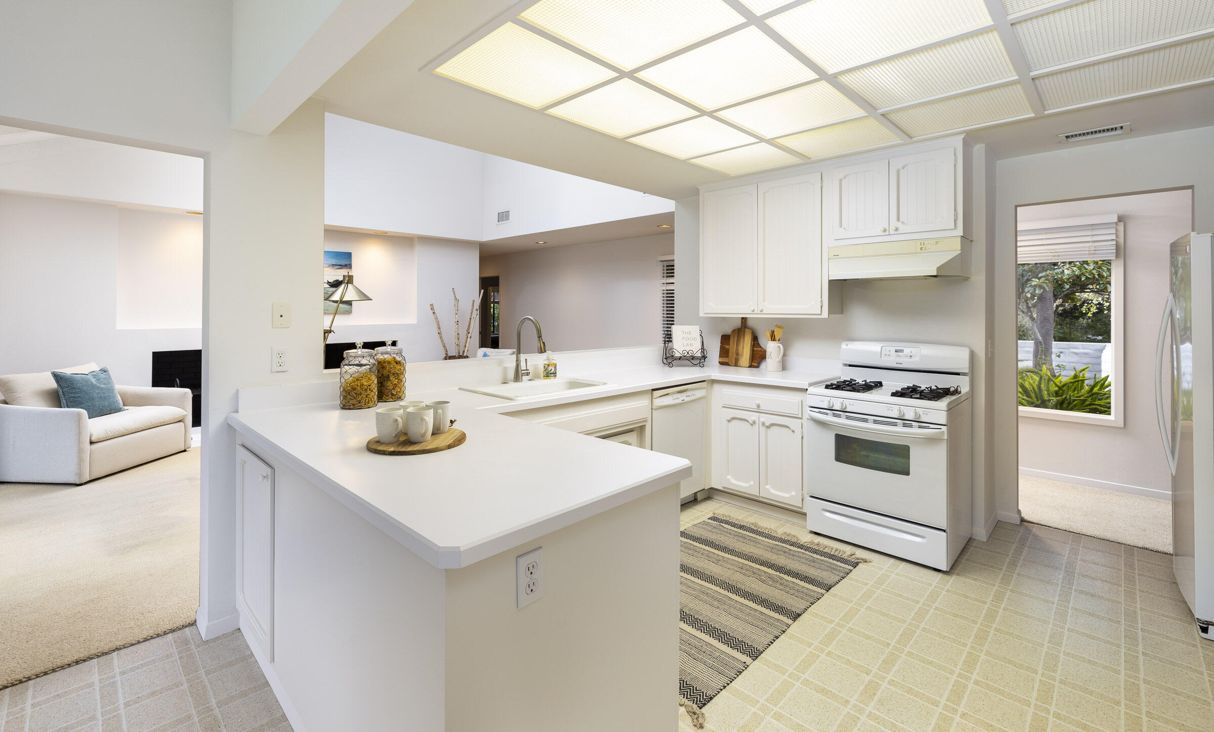 472 Santa Rosa Lane Montecito, CA 93108 - Photo 15 of 28 Kitchen 1