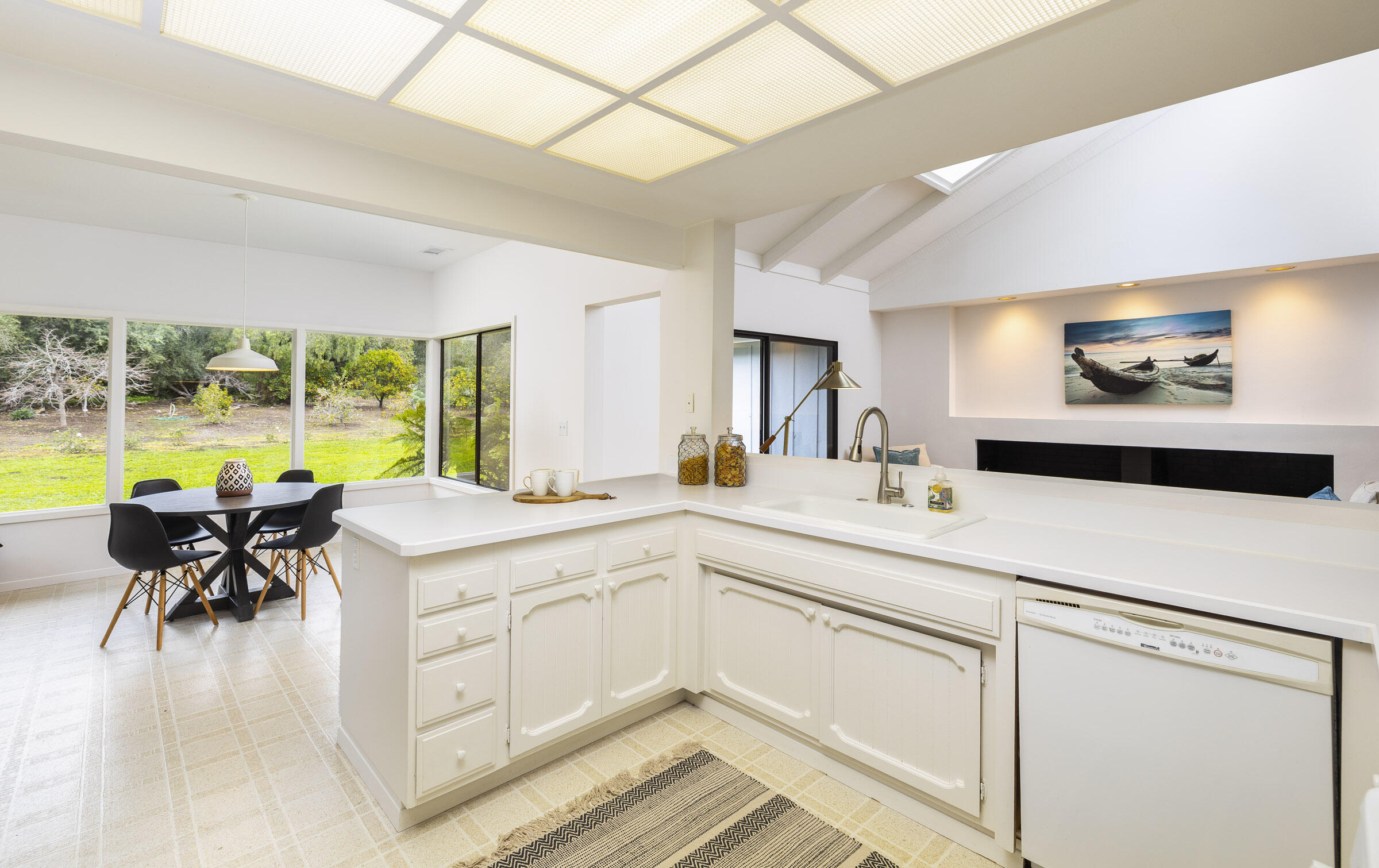 472 Santa Rosa Lane Montecito, CA 93108 - Photo 16 of 28 Kitchen 2