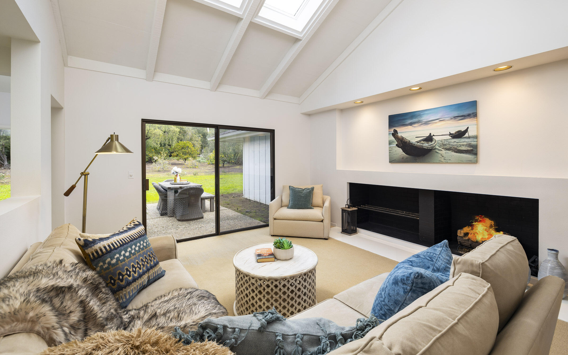 472 Santa Rosa Lane Montecito, CA 93108 - Photo 17 of 28 Family Room