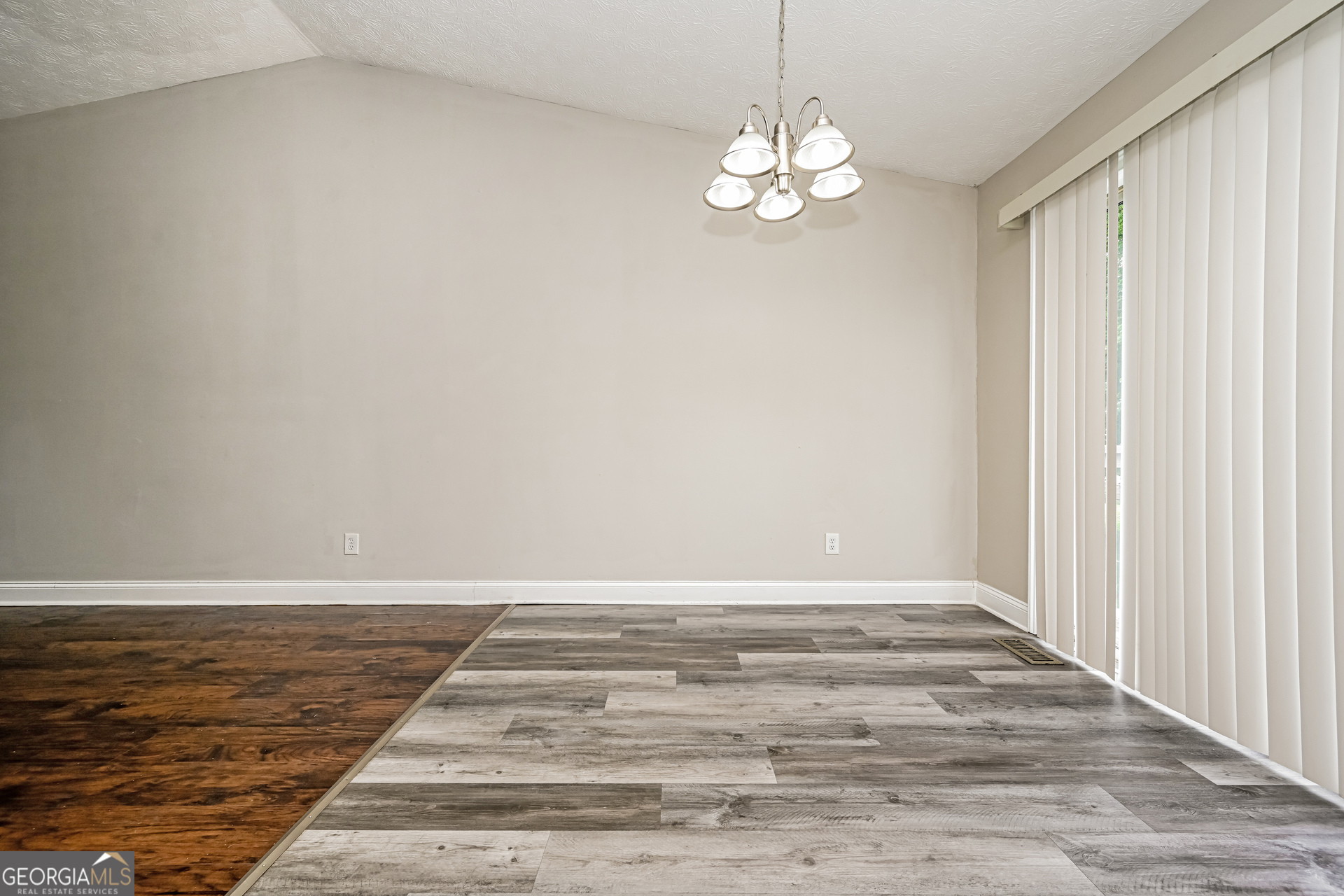 6155 Raleigh Oaks Court Lithonia, GA 30058 - Photo 5 of 22