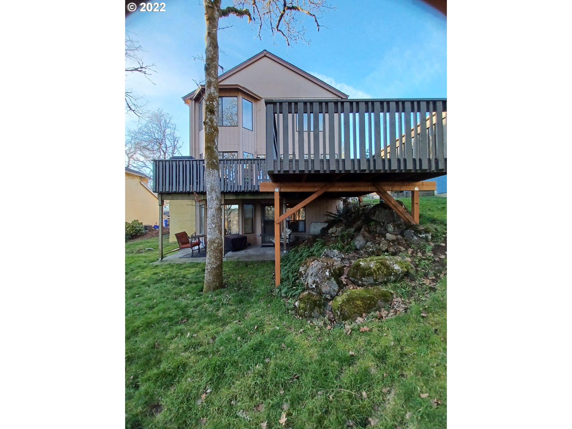 7630 Ridgewood Drive Gladstone, OR 97027 - Photo 2 of 11 Gallery Image 2
