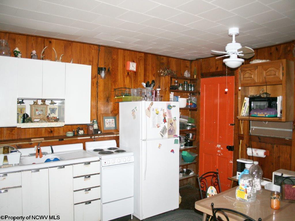 129 Crystal Lake Road West Union, WV 26456 - Photo 3 of 13 Gallery Image 3