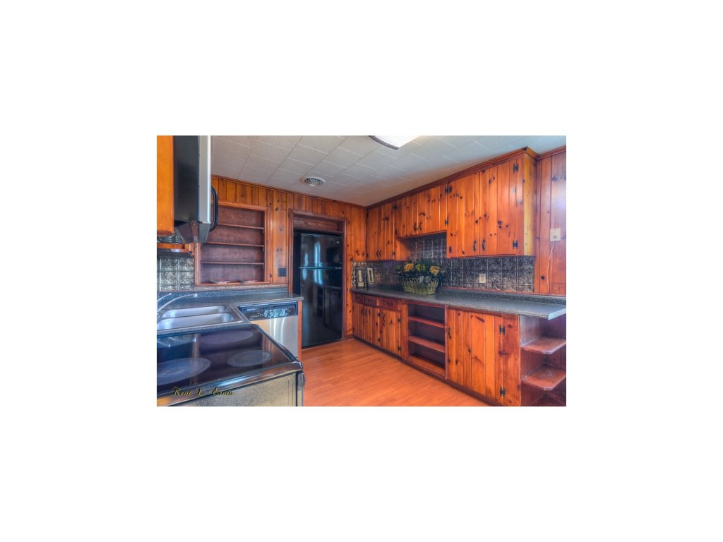 166 Keith Road Bristol, TN 37620 - Photo 8 of 16 Photo 8