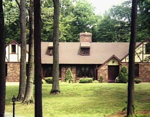19 North Beech Tree Road Brookfield, CT 06804 - Photo 1 of 1 a front view of a house with a yard balcony