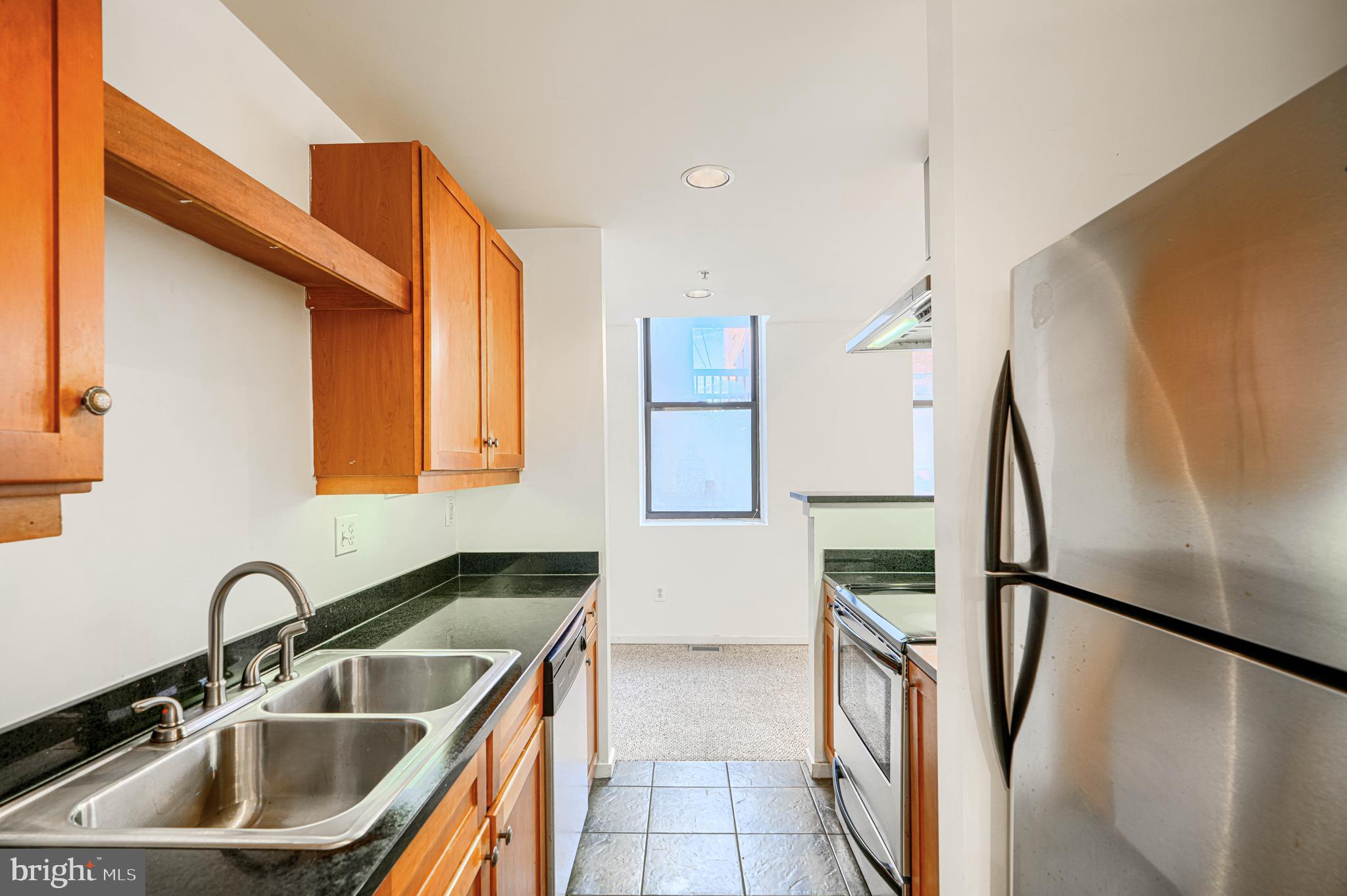 1211 Light Street, Unit 103 Baltimore, MD 21230 - Photo 12 of 27 Open kitchen