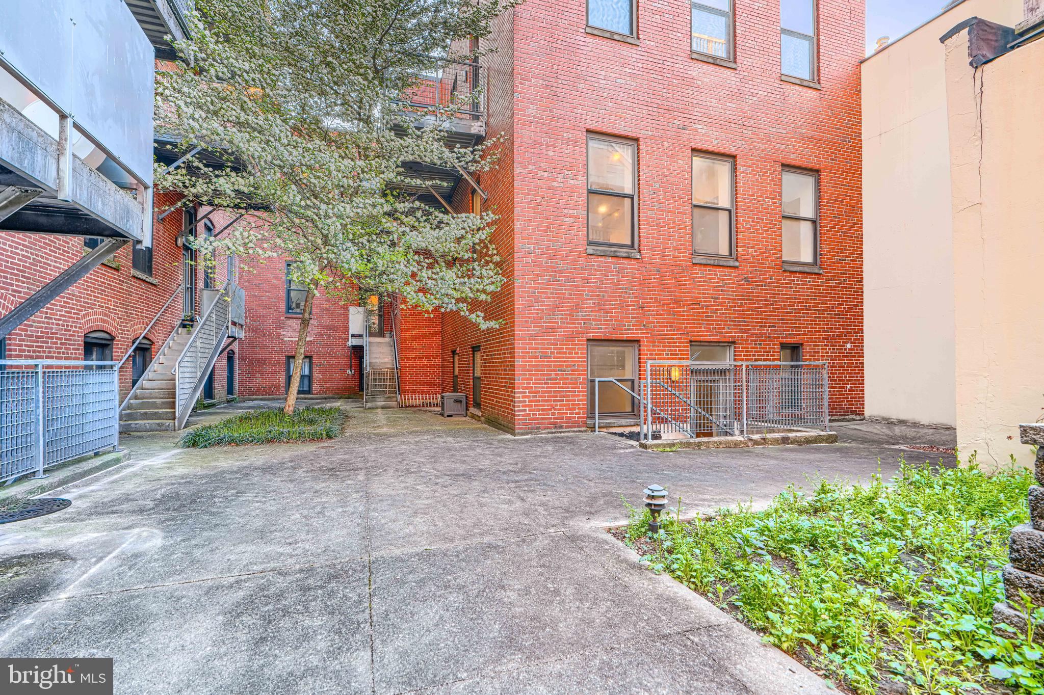 1211 Light Street, Unit 103 Baltimore, MD 21230 - Photo 18 of 27 Open courtyard