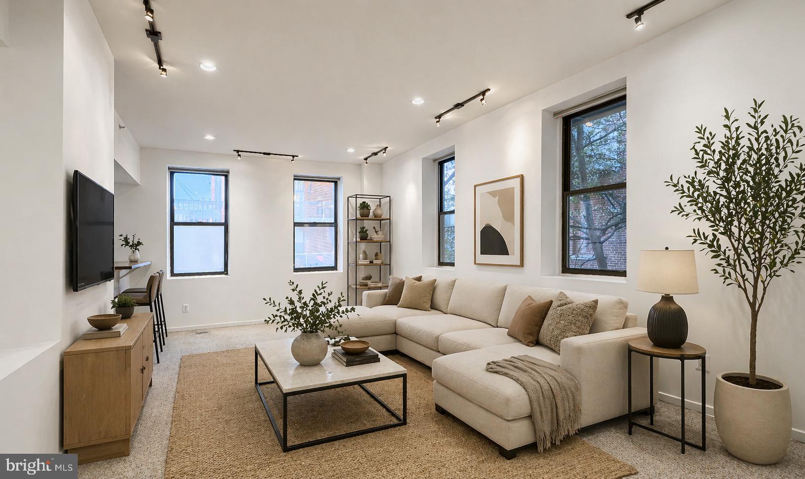 1211 Light Street, Unit 103 Baltimore, MD 21230 - Photo 2 of 27 Large living room w/ high ceilings