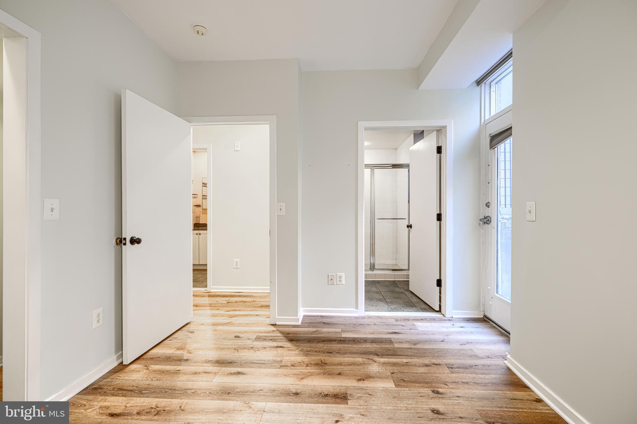 1211 Light Street, Unit 103 Baltimore, MD 21230 - Photo 4 of 27 Primary bedroom w/ bath