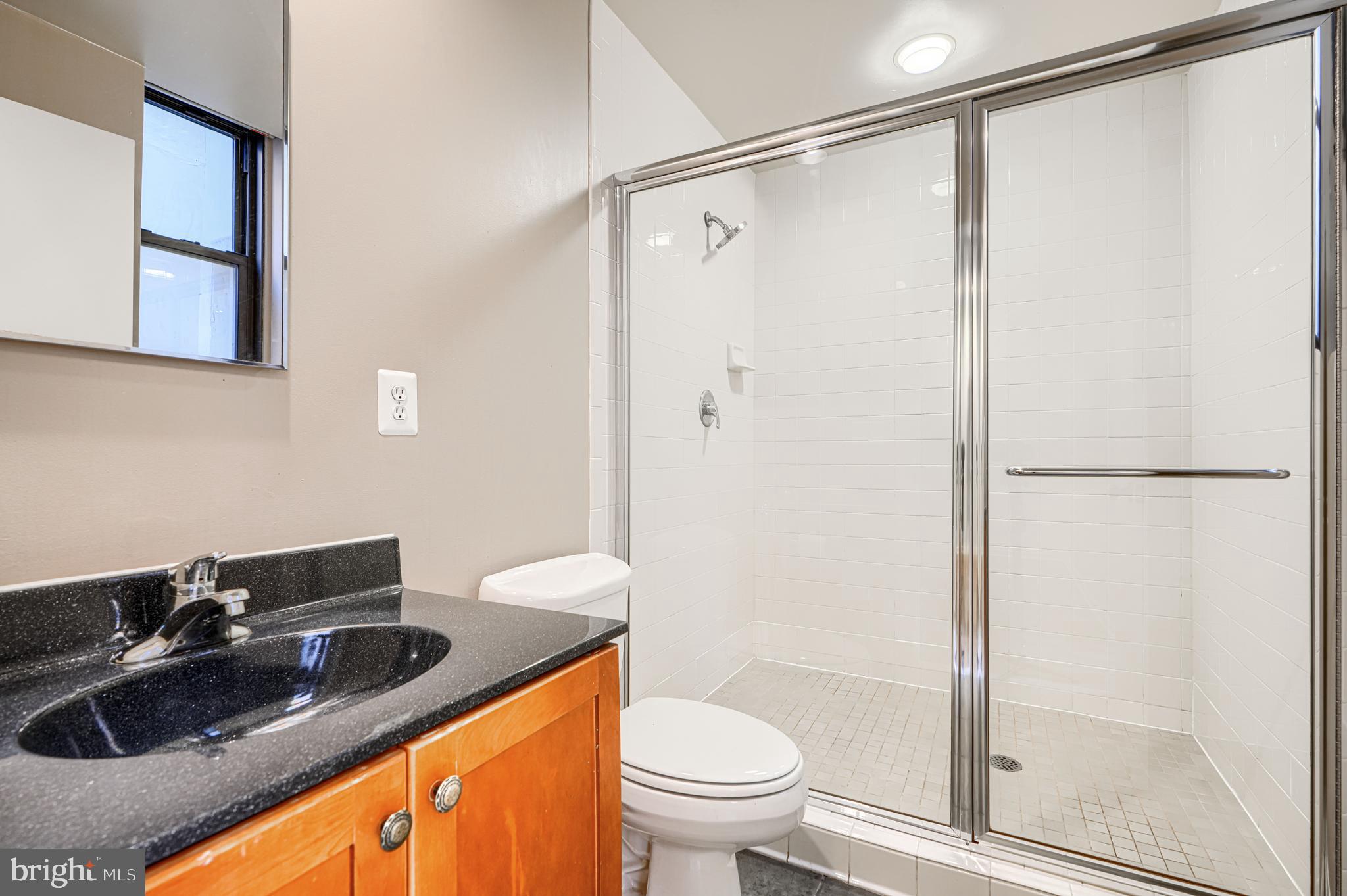 1211 Light Street, Unit 103 Baltimore, MD 21230 - Photo 6 of 27 Primary bath