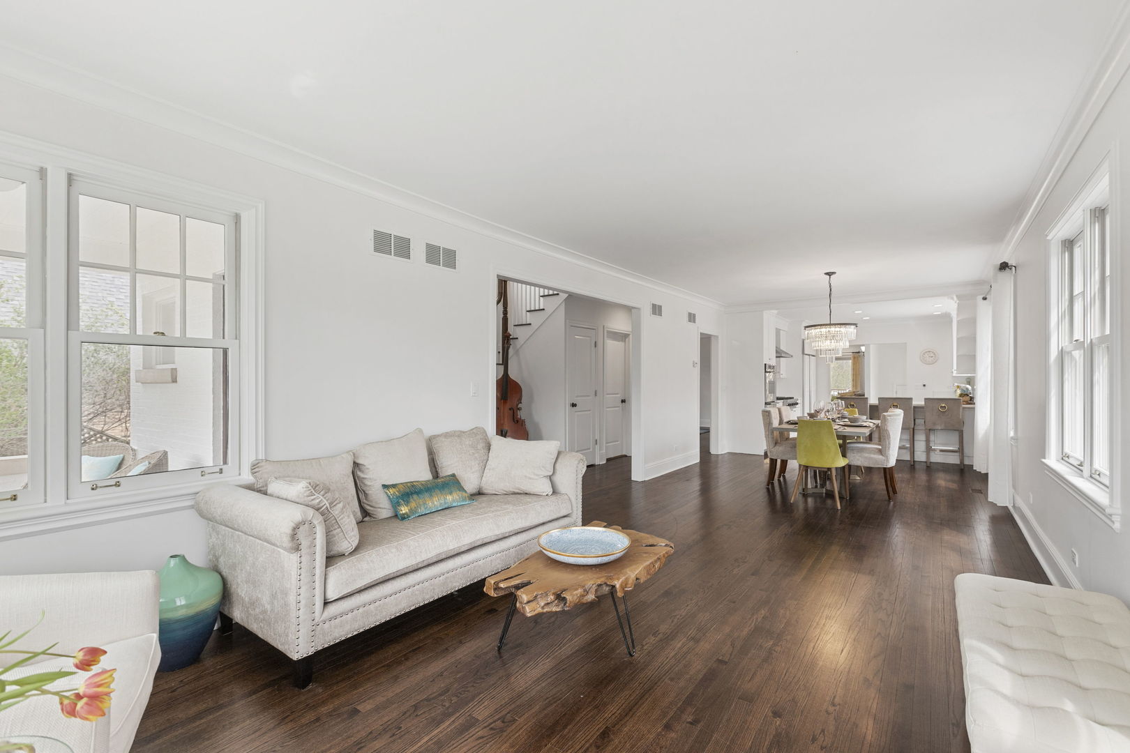 91 Wagner Road Northfield, IL 60093 - Photo 7 of 32 a living room with furniture and a table