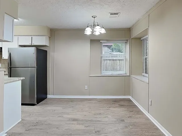 $1,880 | 801 Newport Boulevard, League City, TX 77573