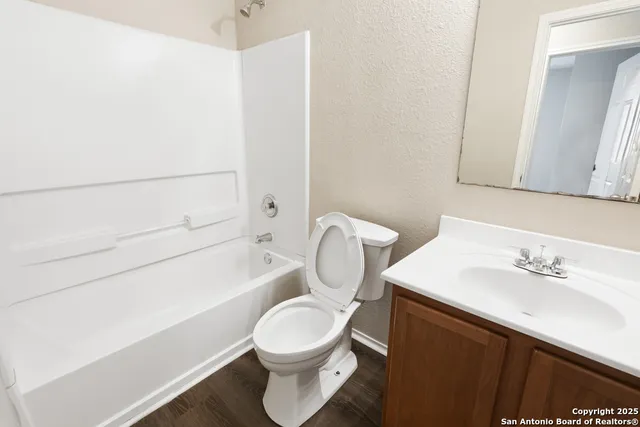 $2,000 | 16502 Retama Crown, Selma, TX 78154