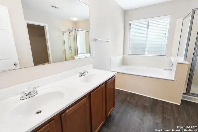 $2,000 | 16502 Retama Crown, Selma, TX 78154