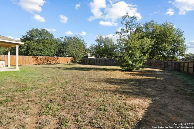 $2,000 | 16502 Retama Crown, Selma, TX 78154