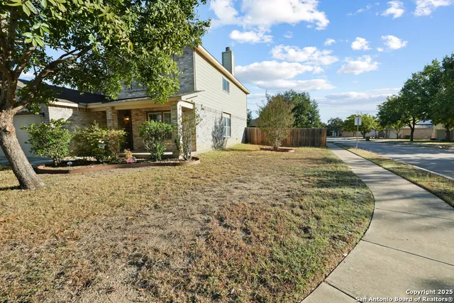 $2,000 | 16502 Retama Crown, Selma, TX 78154