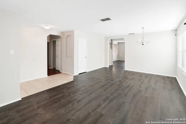 $2,000 | 16502 Retama Crown, Selma, TX 78154