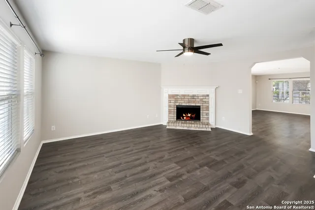 $2,000 | 16502 Retama Crown, Selma, TX 78154