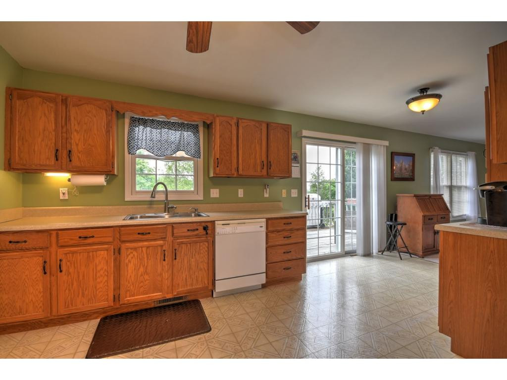194 Dean Archer Road Jonesborough, TN 37659 - Photo 11 of 35 Kitchen 3